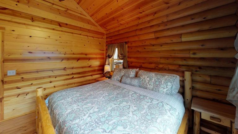 Briarwood Cabin Bedroom(1)